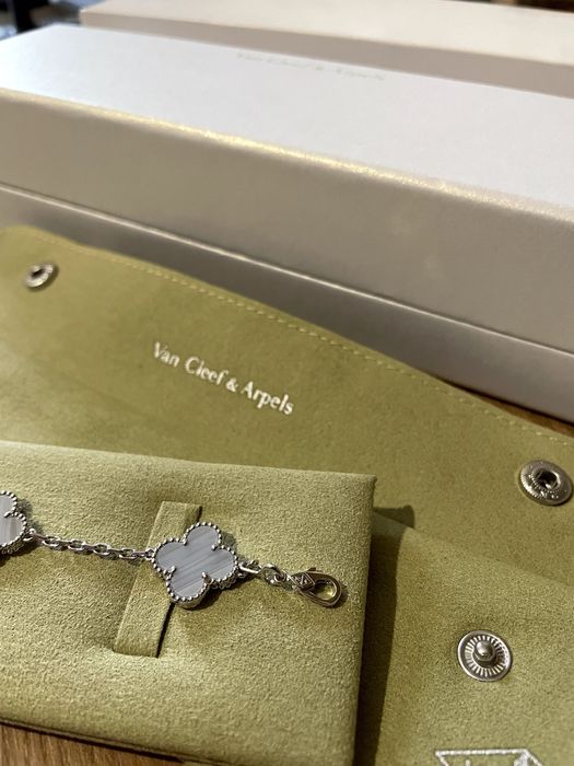 Van Cleef & Arpels - Bratara Silver Grey