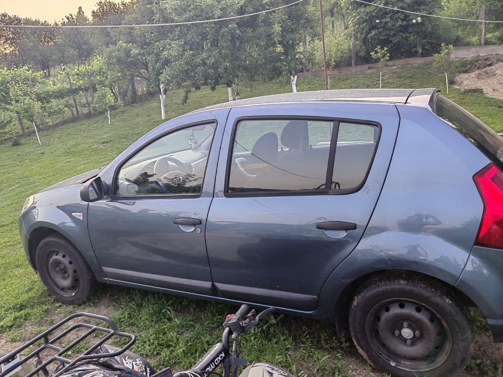 Sandero 1.2 benzina Rar și carte facuta
