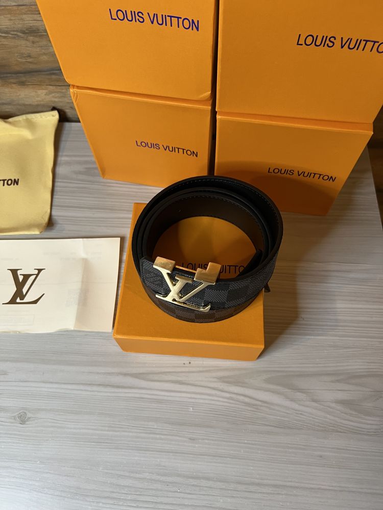 Curea Louis Vuitton Black cu catarama Silver sau Gold 115cm si 120cm