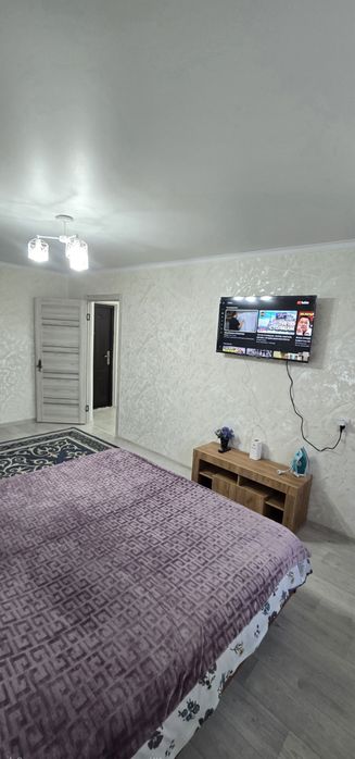 Сдам посуточно  1 комн. кв. На 8-м мкр. SMART TV