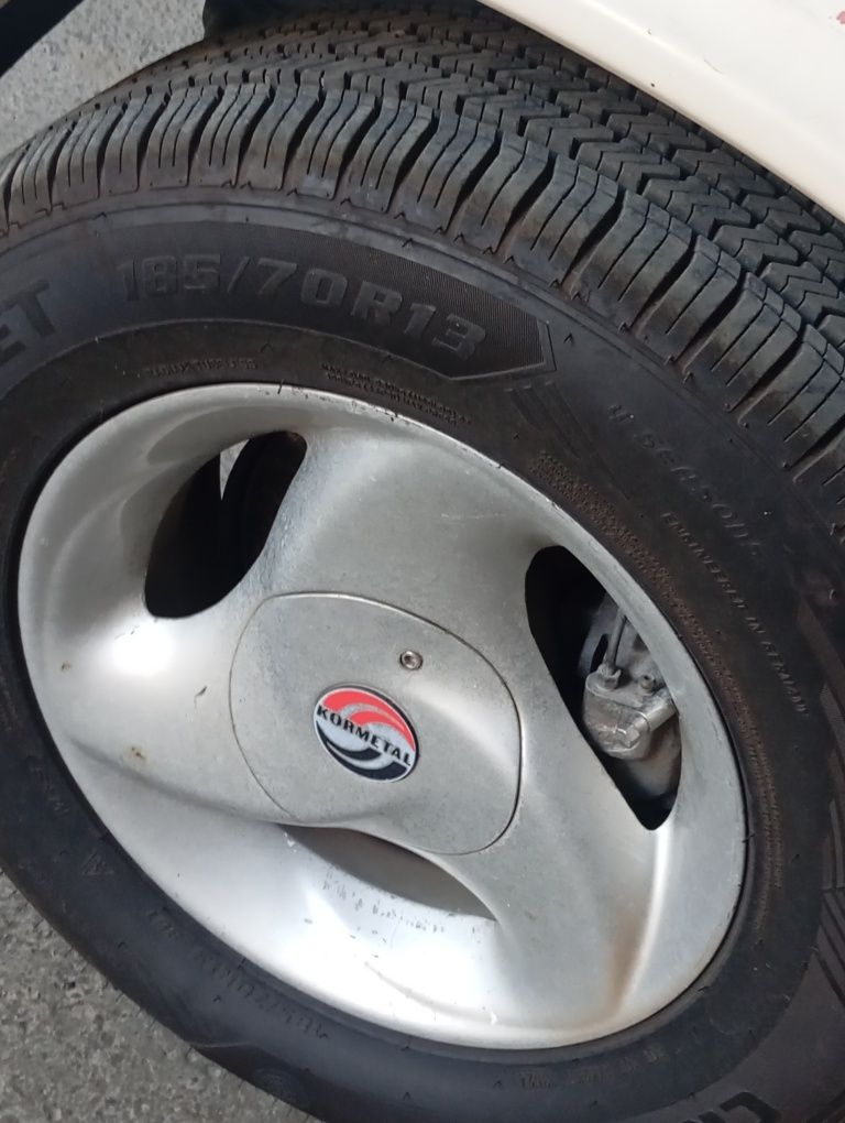 Vaz 21061 sotiladi yili 1996 holati oʻrta