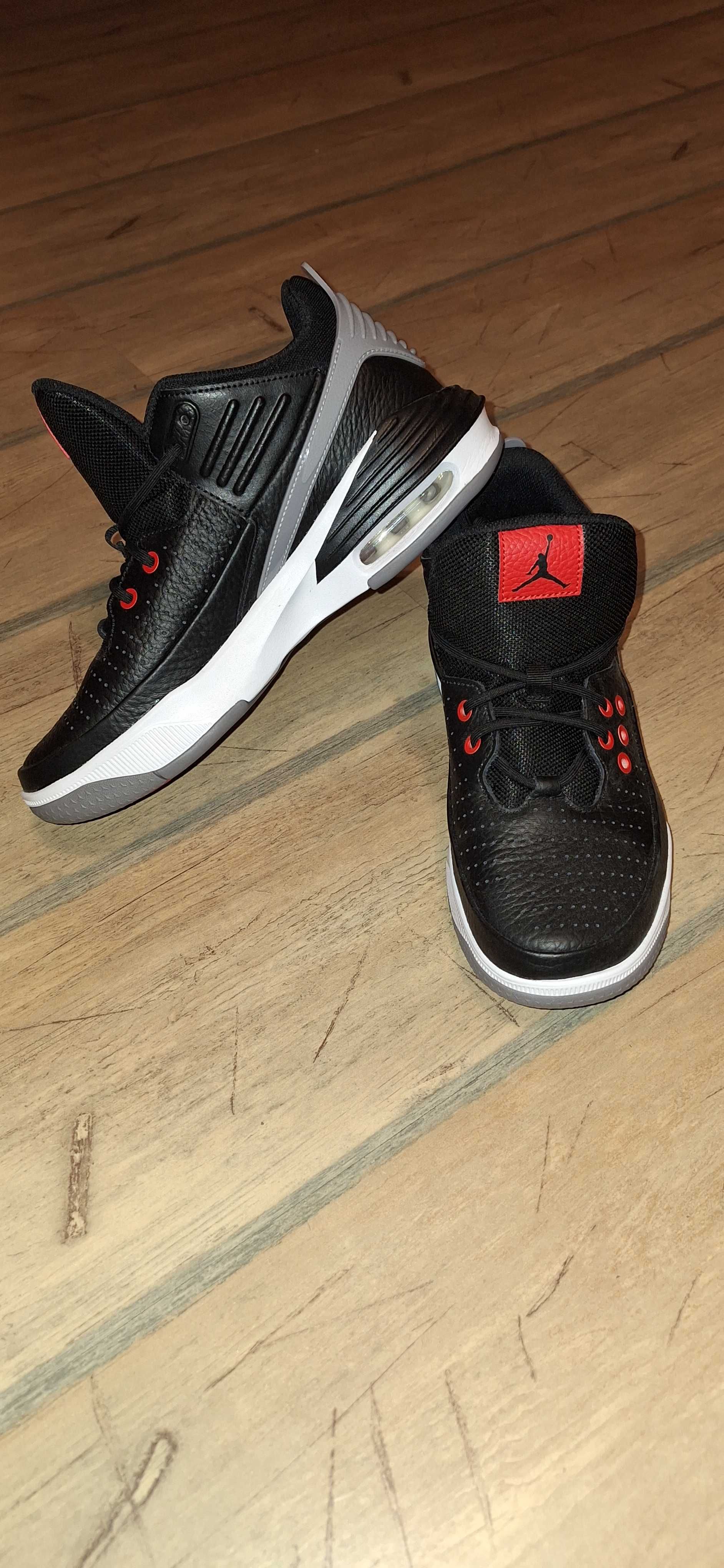 Jordan Max Aura 5