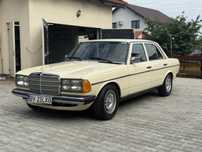Vand Mercedes W123 230E, an 1983, inmatriculat ca VEHICUL ISTORIC