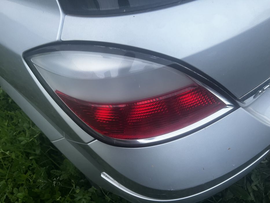 Triple astra h hatchback