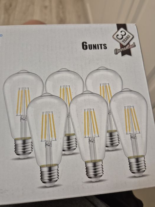 Vând set 6 becuri led cu filament vintage E27 ST 64