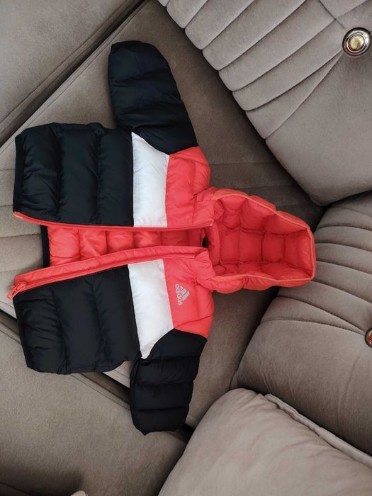 Geaca Adidas preț 170 lei