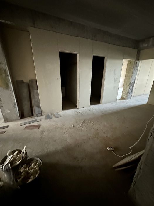 Квартира коробка в новостройке 136м2