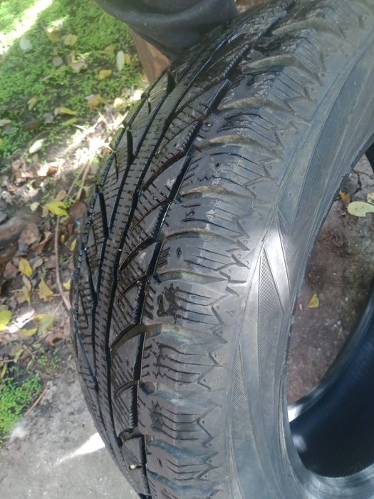 Продавам 2 бр гуми 245/60/18