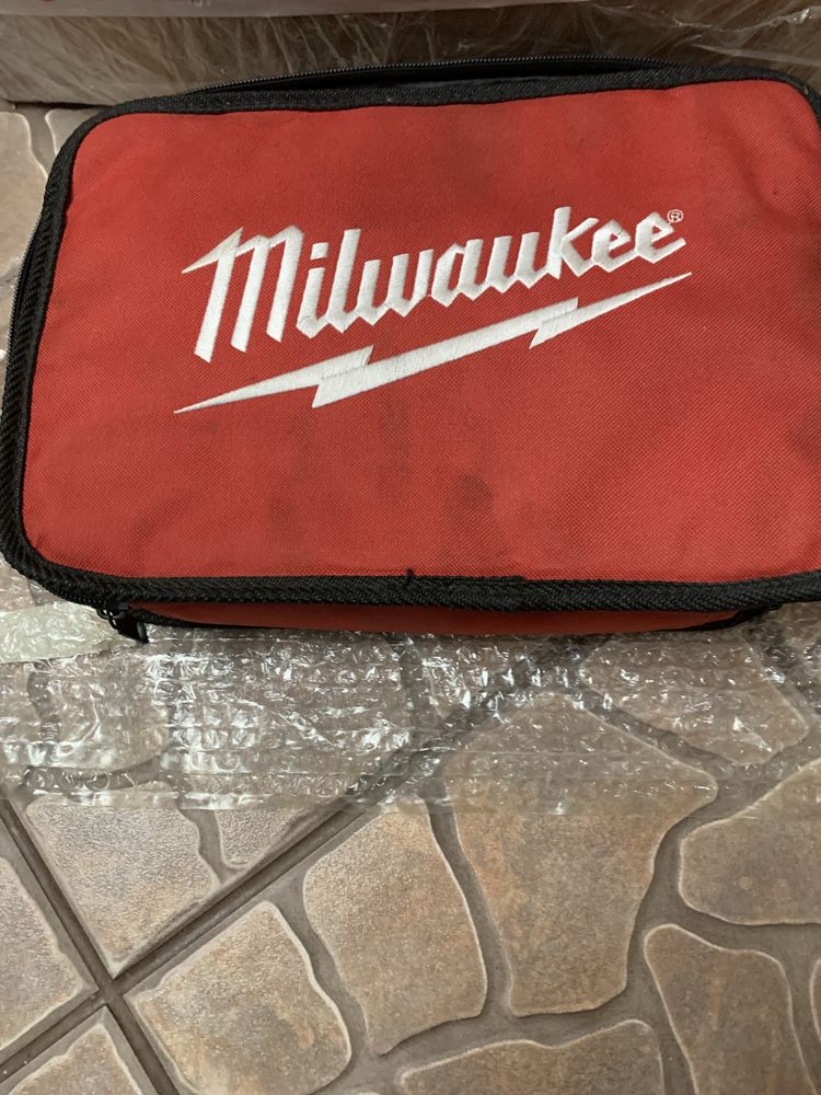Vand scule milwaukee