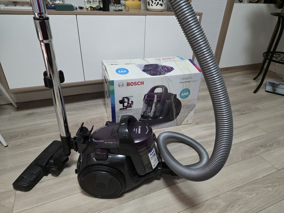 Пылесос Bosch в рабочем состоянии