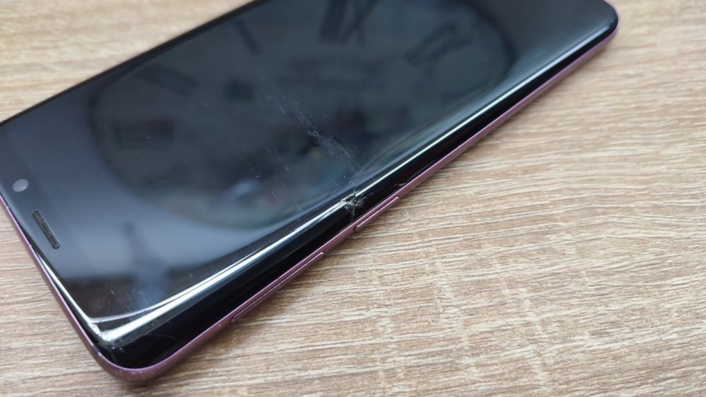 Samsung S9 Usor fisurat perfect functional