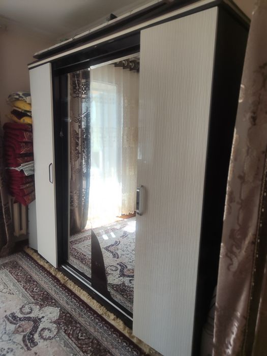 Шкаф бн спални сотилади