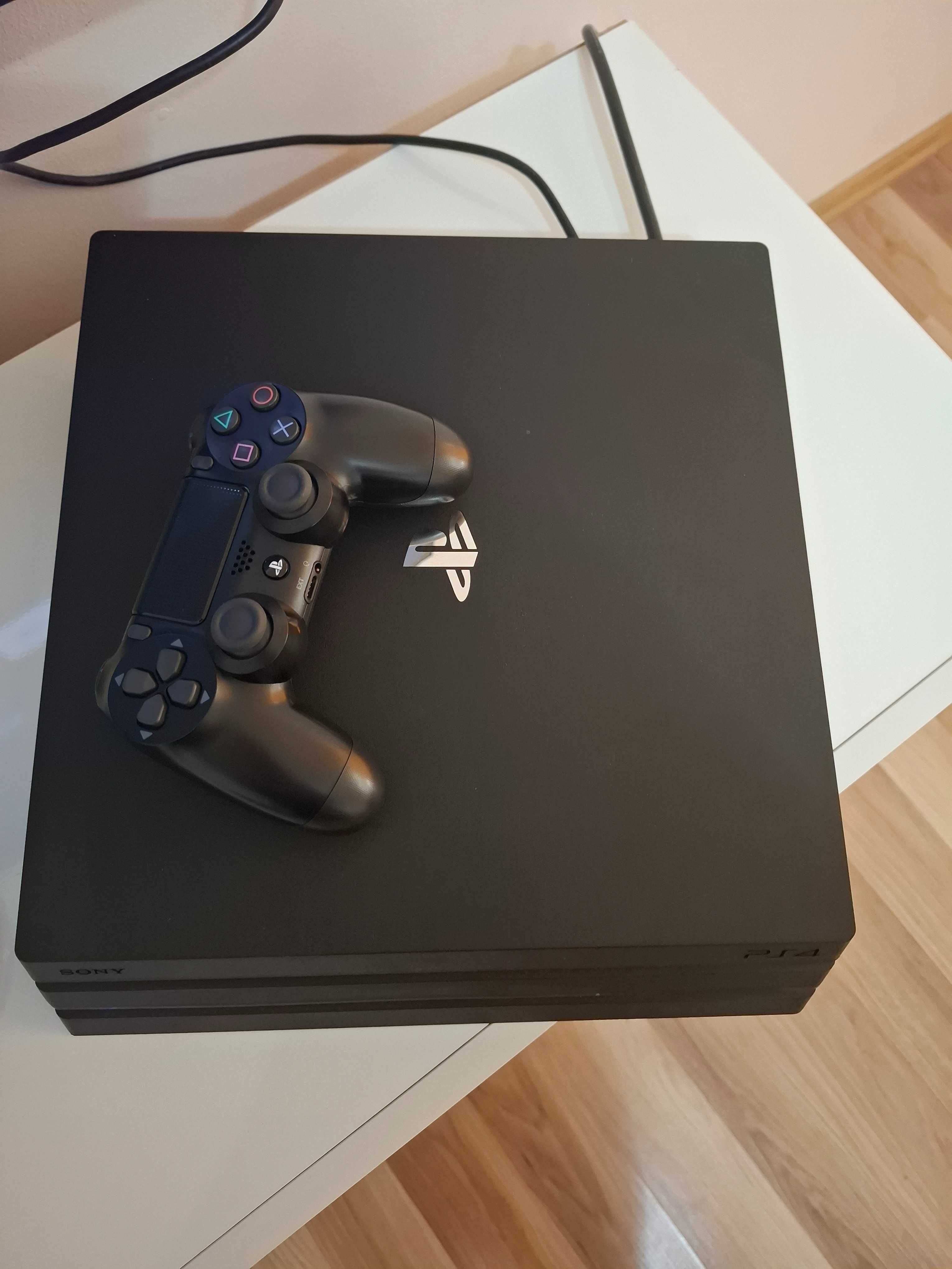 Ps4 pro 1TB отлично състояние