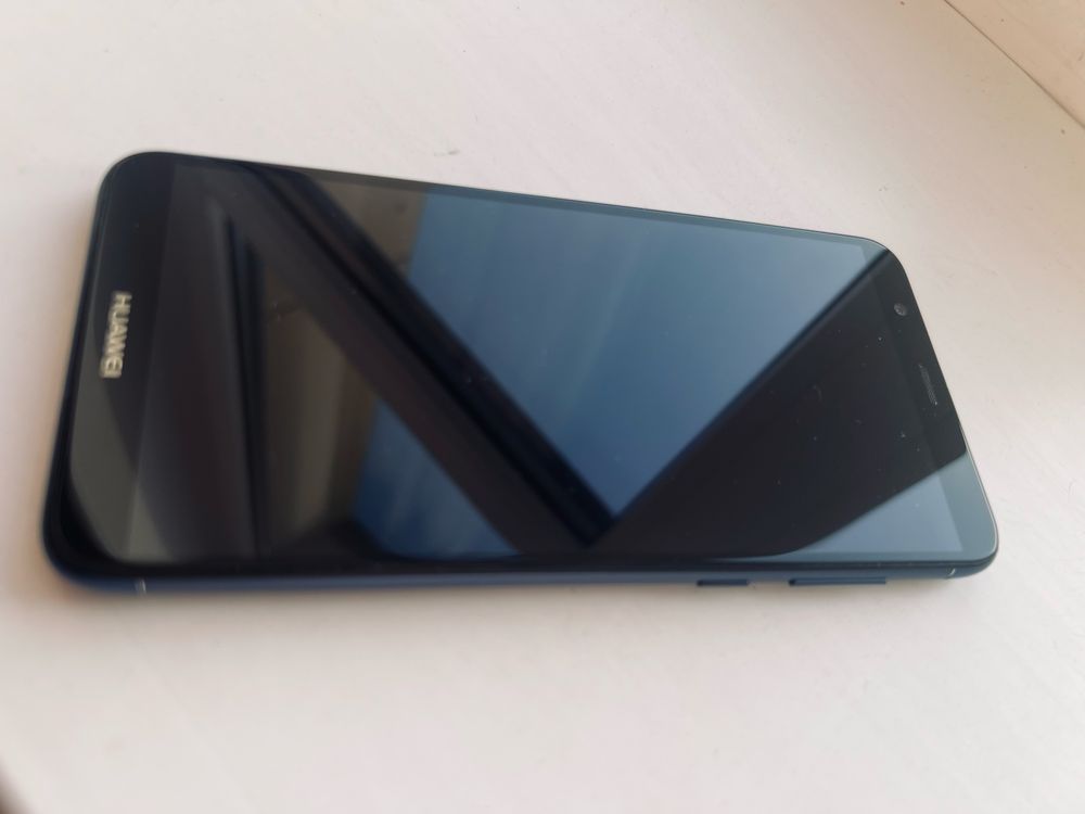 Смартфон Huawei P Smart