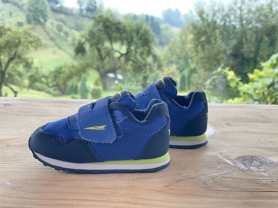 Adidasi marimea 19/20