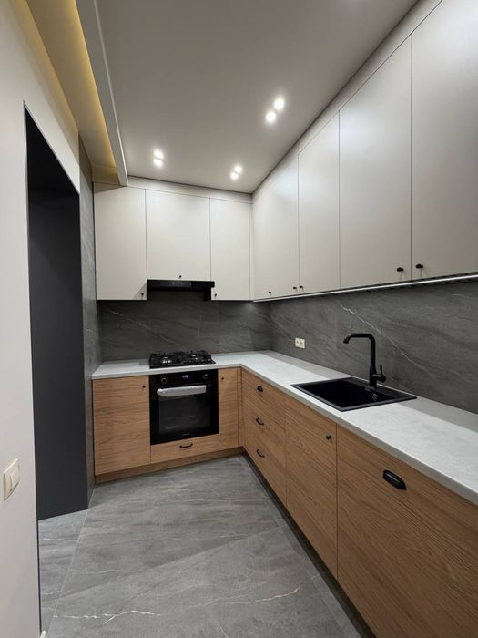 Квартира Ц-13 Лабзак 4/4/4 81 кв.м