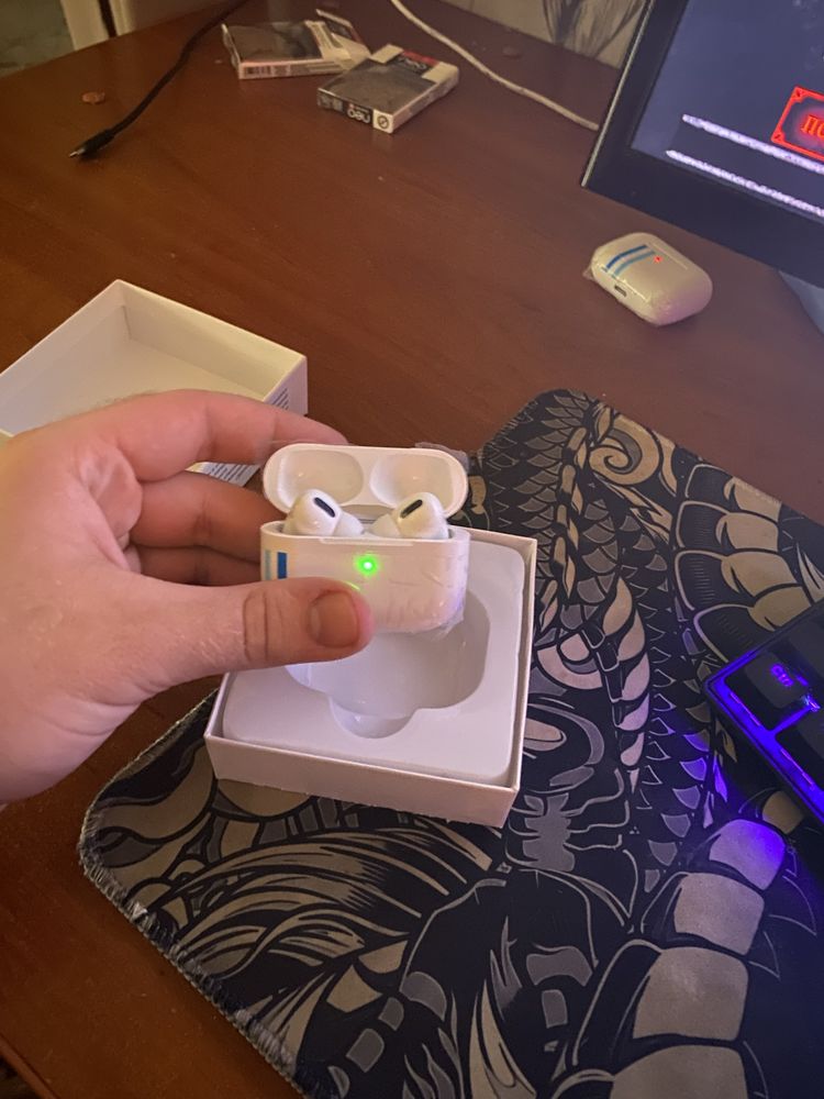 Безпроводные наушники AirPods Pro