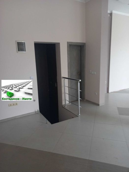 Дава се под наем Магазин в Пловдив, Кършияка - 50 кв.м за 765 € - Снимка #2