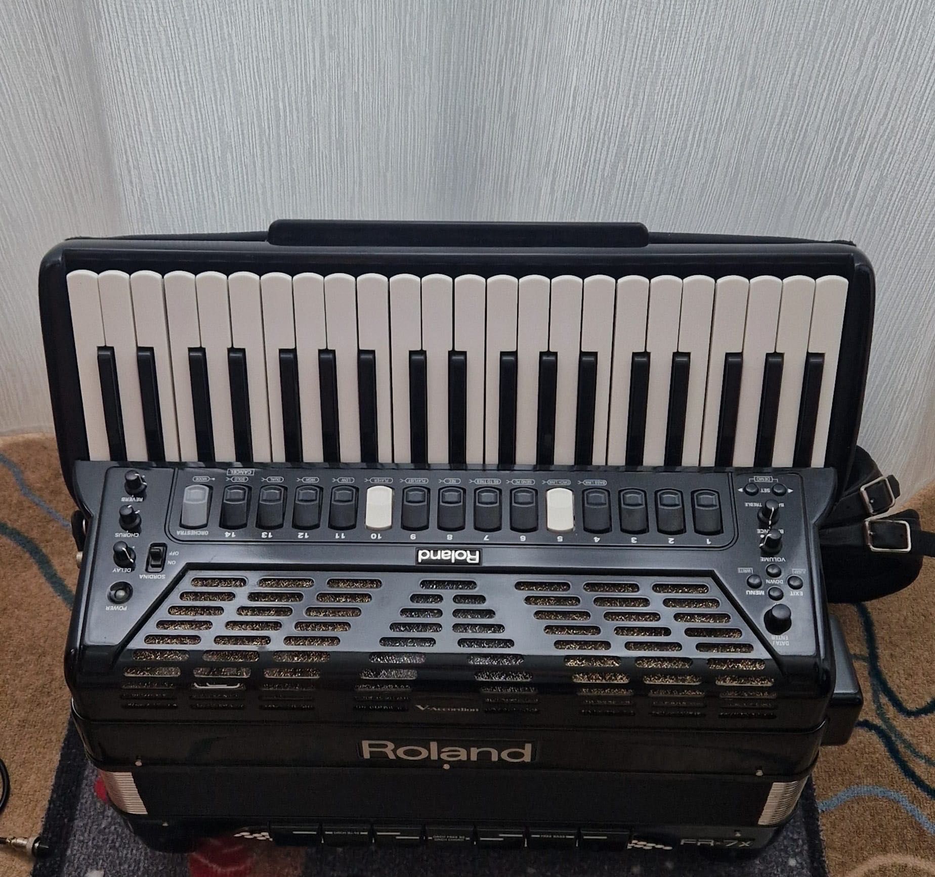 Acordeon fr7x  in stare perfectă