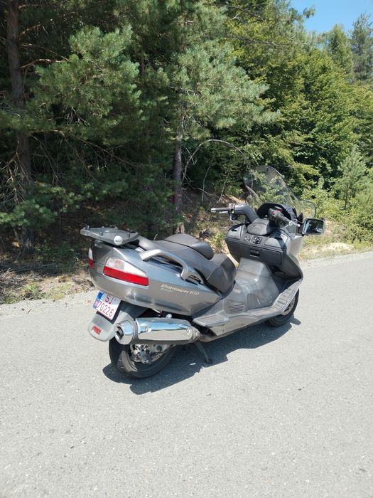 Vând Suzuki burgman 650 Executive