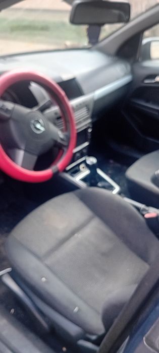 Bara fata ,treager faruri jante r16 opel astra h motor 19 cdti