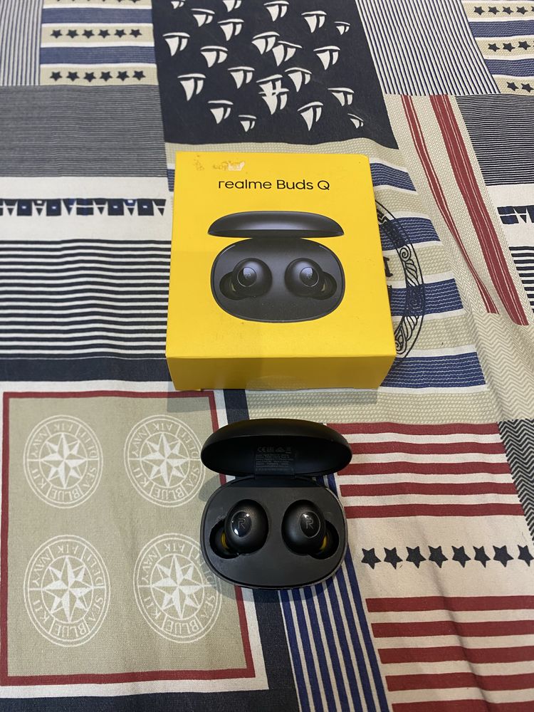 realme Buds Q.