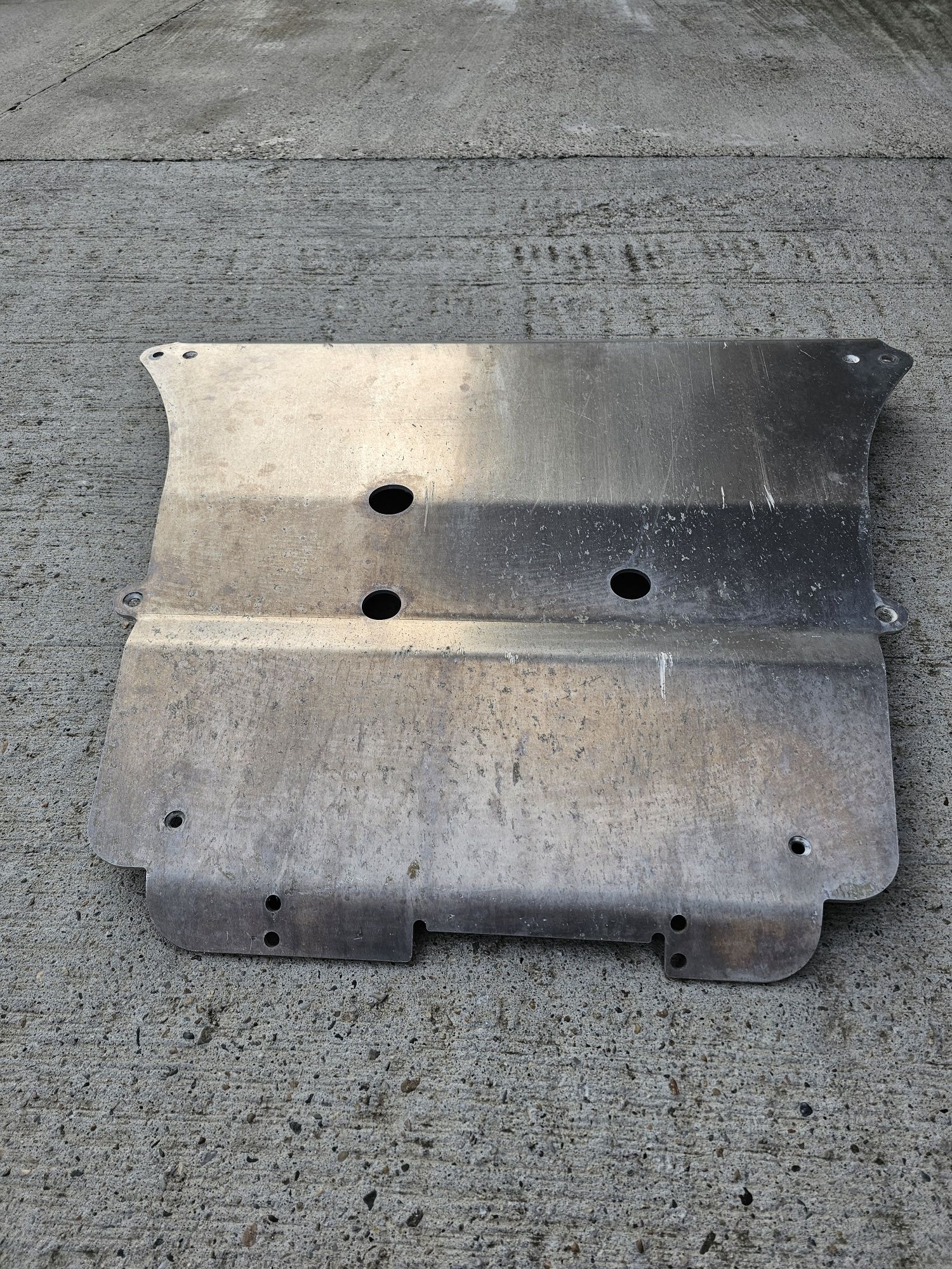 Scut motor aluminiu Dacia Duster
