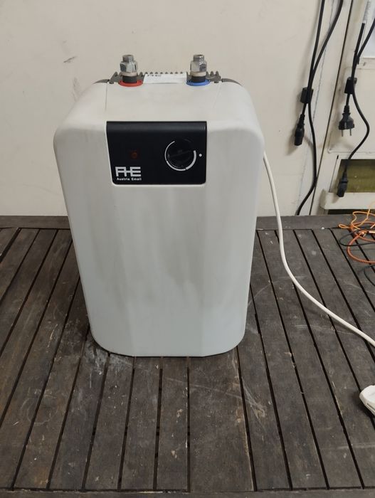 Бойлер за кухня 10литра