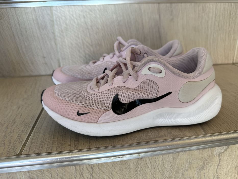 Маратонки Nike Revolution 7