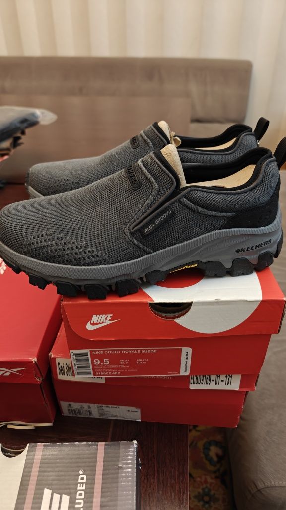 Осенние ботинки Skechers со скидкой