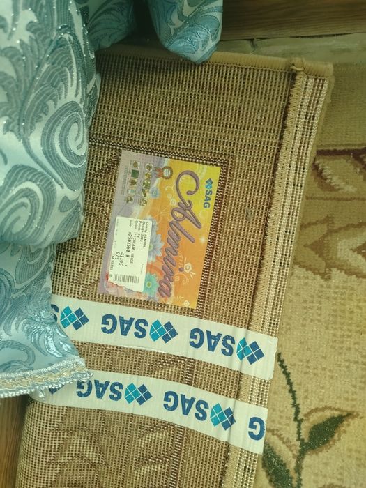 Gilam sotiladi 5;5m*2,5m