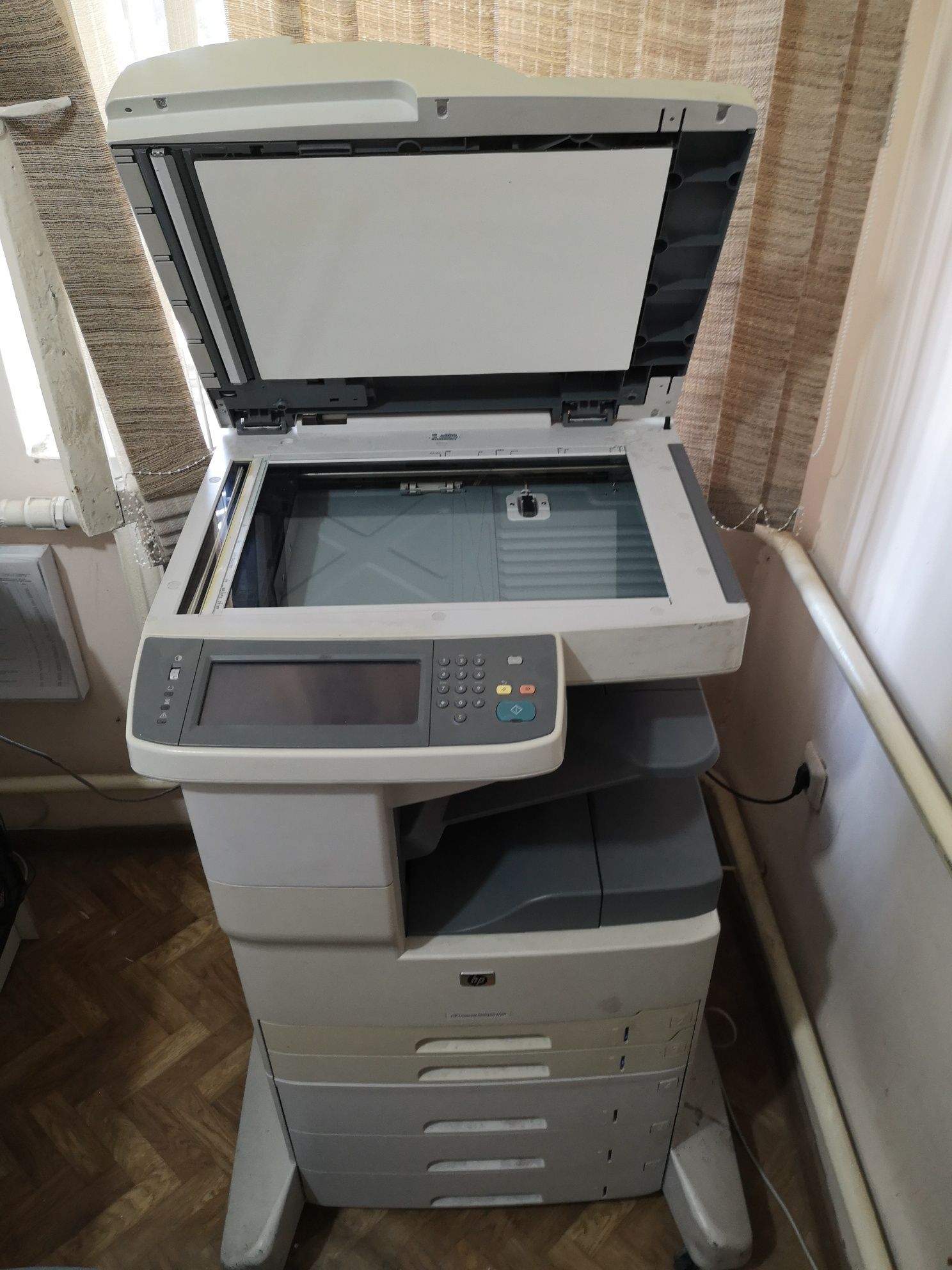 Продам СРОЧНО мфу HP Laserjet M5035MFP