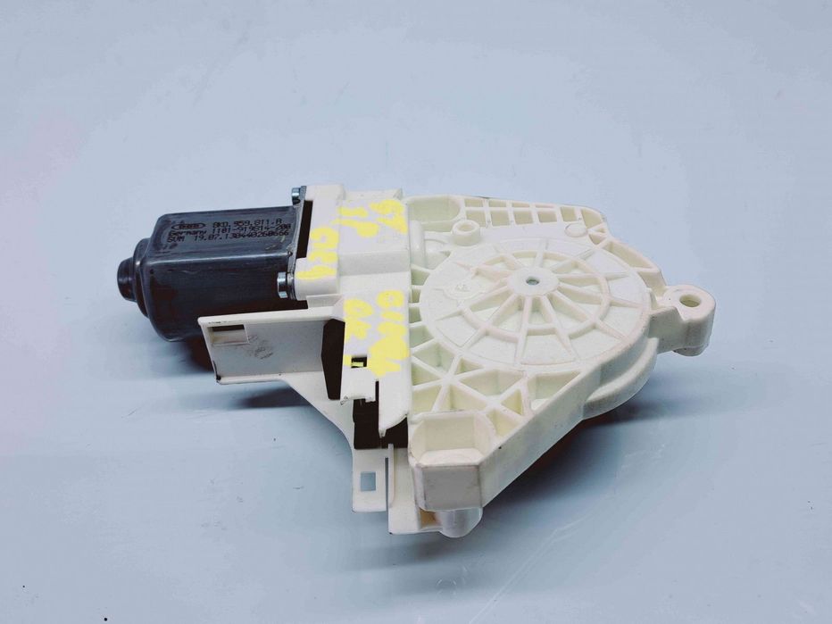 Motoras geam stanga spate Audi A6 (4G2, C7) [Fabr 2012-2017] 8K0959811