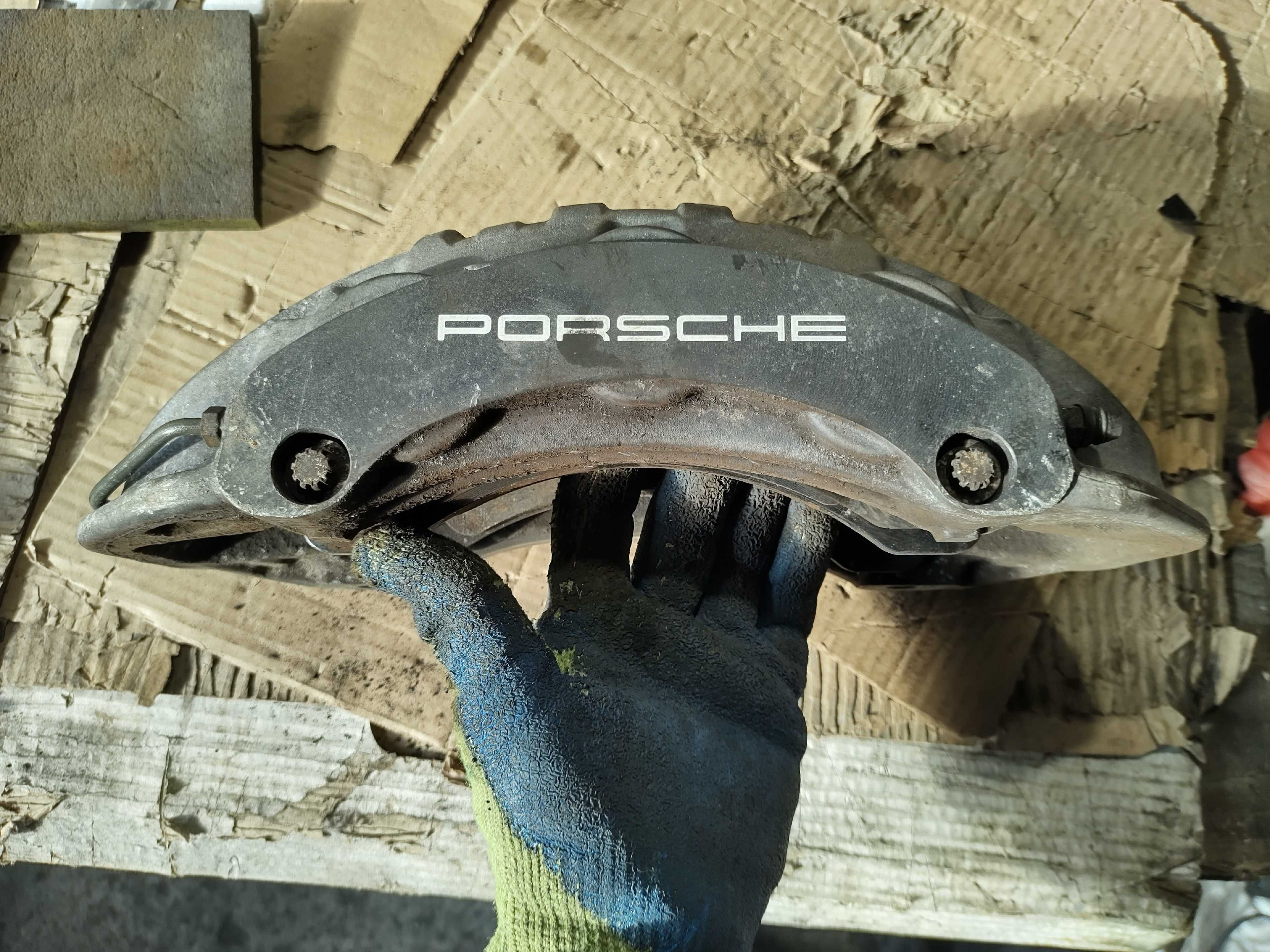 Спирачен Апарат Ляв Brembo Porsche Cayenne 3.0D 92A/2012г