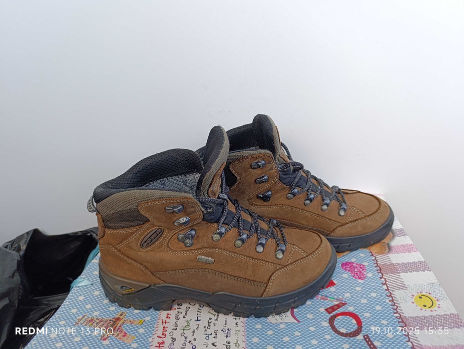 Lowa Renegade Mid GORE-TEX''оригинални туристически боти 39 номер