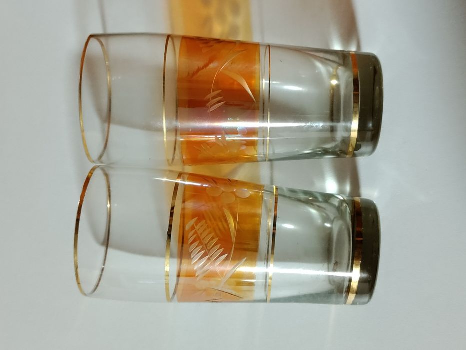 Старинни чаши със златен кант