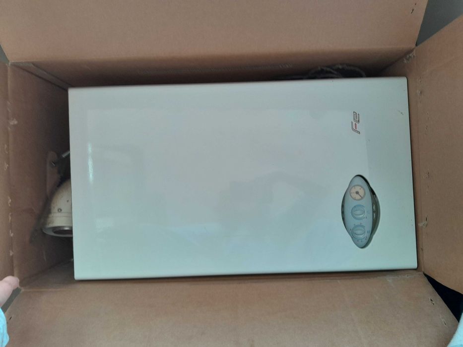 Vând centrală pe gaz, marca Fer, funcționează perfect