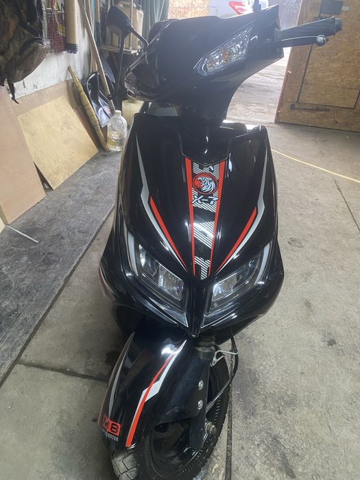 Продам надежный скутер м8