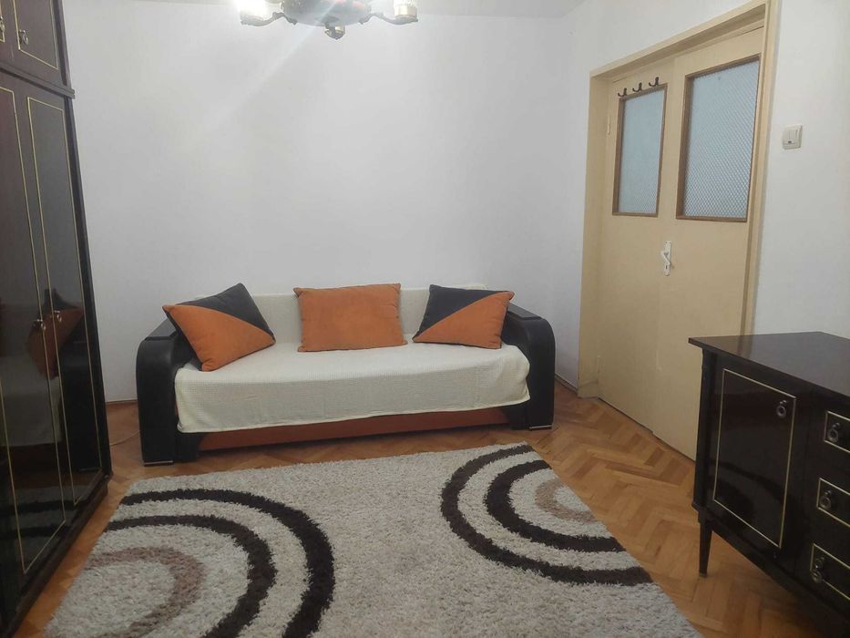 Ofer spre închiriere apartament 2 camere – Dâmbu Pietros, lângă Poștă