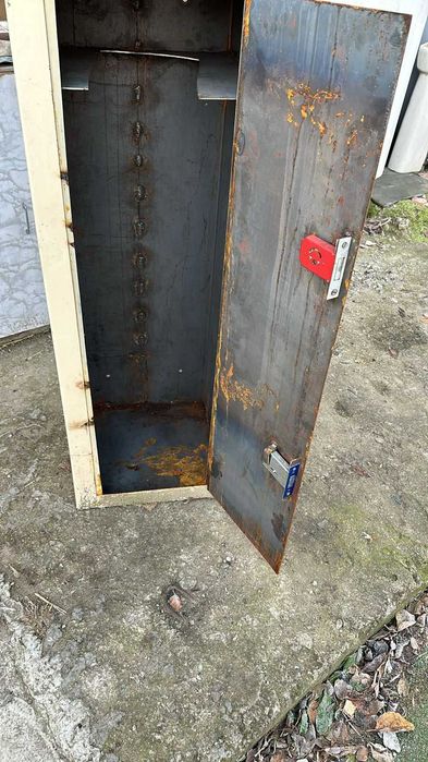 Продам сейф в хорошем состоянии