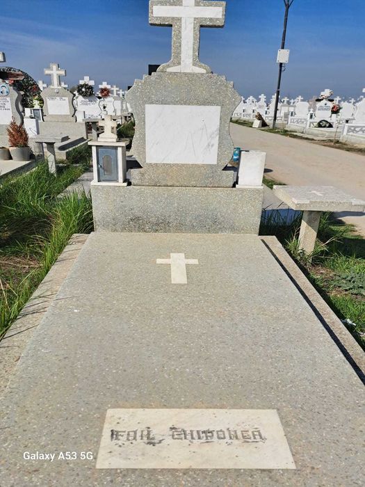 Vand loc de veci ,in Cimitirul municipal Constanta.