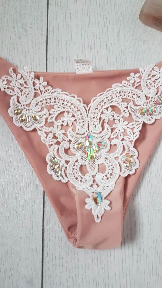 Costum de baie la 50 lei