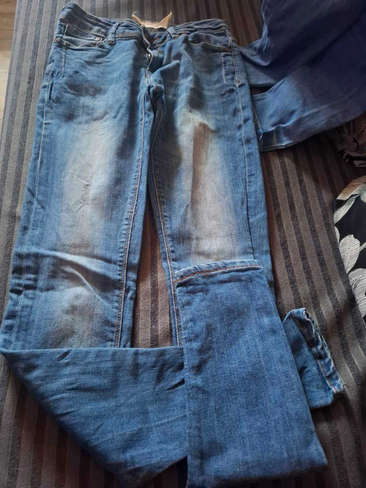 Продавам 3бр дънки.  Mango,Denim и Bershka.