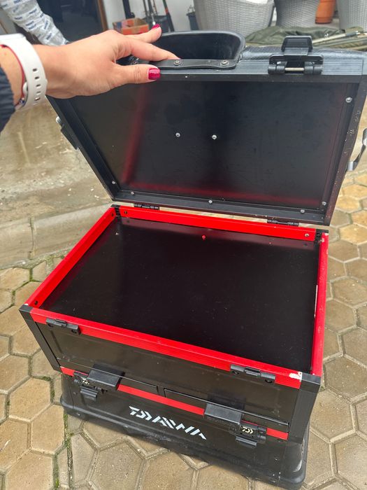 стол за риболов Daiwa