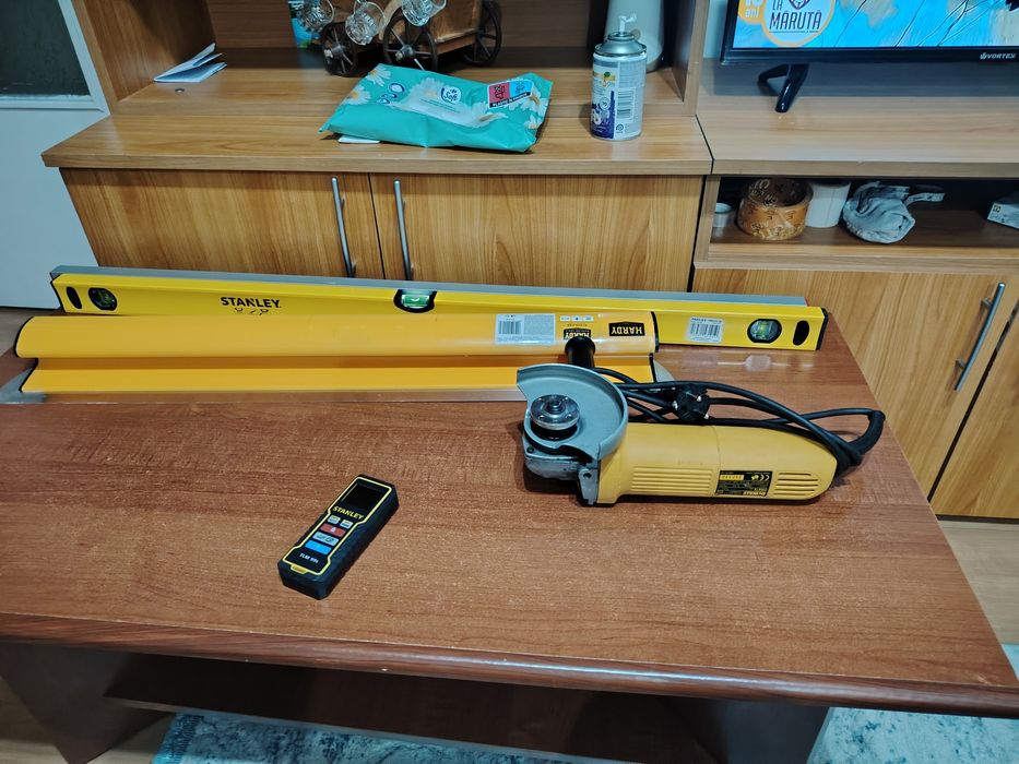 Vînd scule electrice șantier flexuri ,telemetru. Boloboc 550 tot!