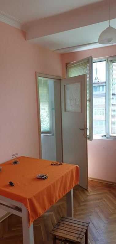 Продава се Едностаен апартамент в София, Красно село - 49 кв.м за 1633 €/кв.м - Снимка #1