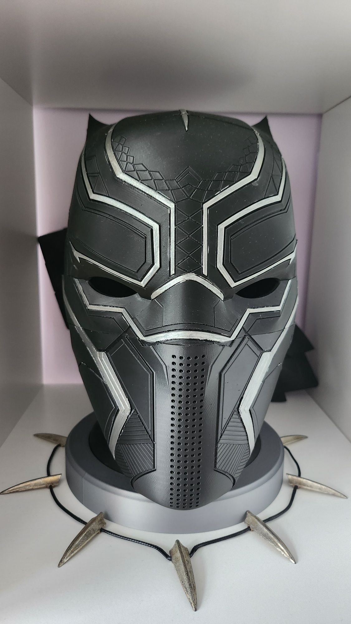 Шлемове на Spider-man, Captain America, Black Panther, Daredevil, Oni