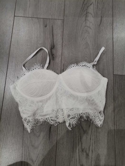 Дантелен топ размер Хс