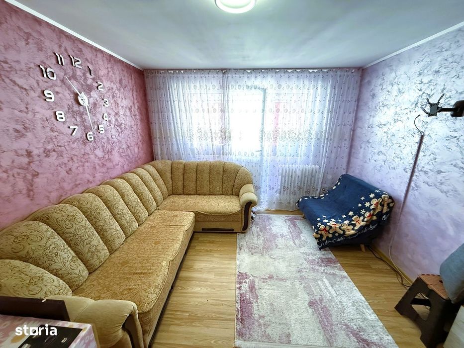 Apart 2 camere, amenajat, mobilat, geam baie