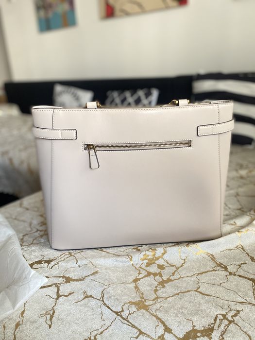 Geanta Guess de umar